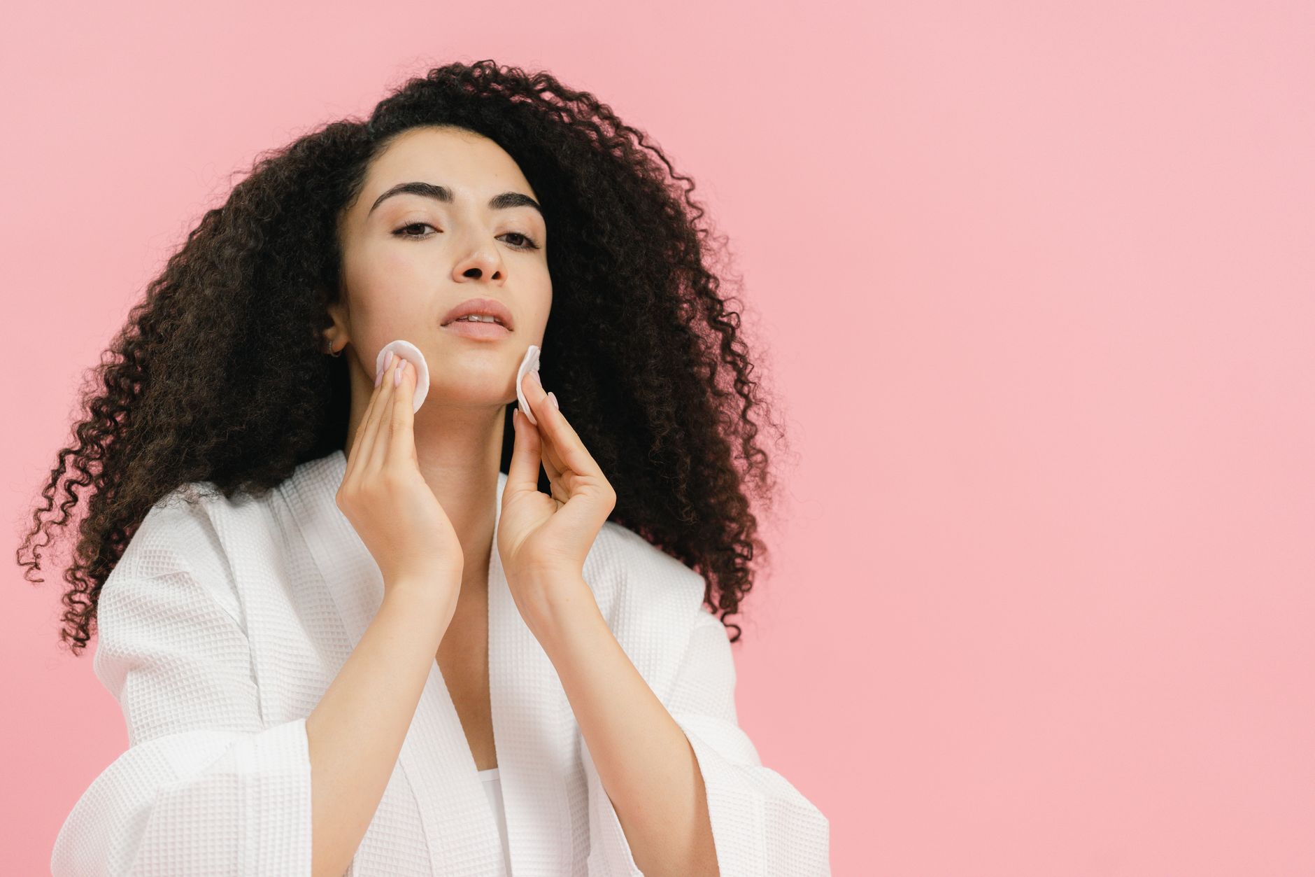 Fragrance-free cleanser for sensitive skin