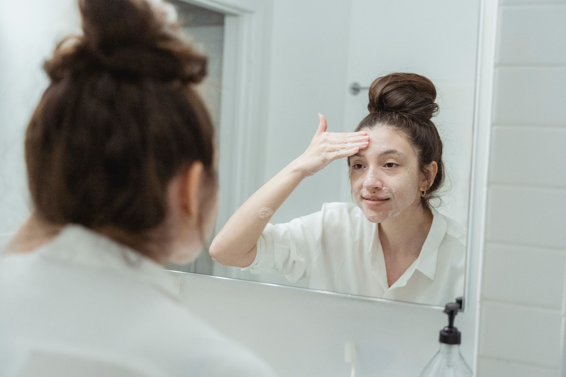 Texture of fragrance-free cleanser for sensitive skin