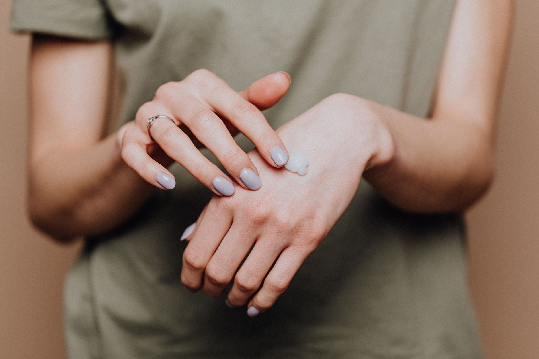 Niacinamide skincare serum for sensitive skin