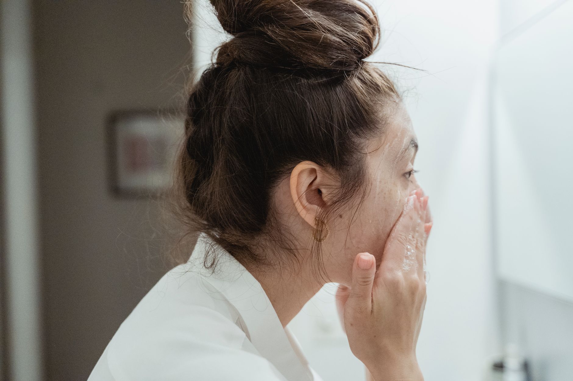 Choosing fewer skincare products for sensitive skin