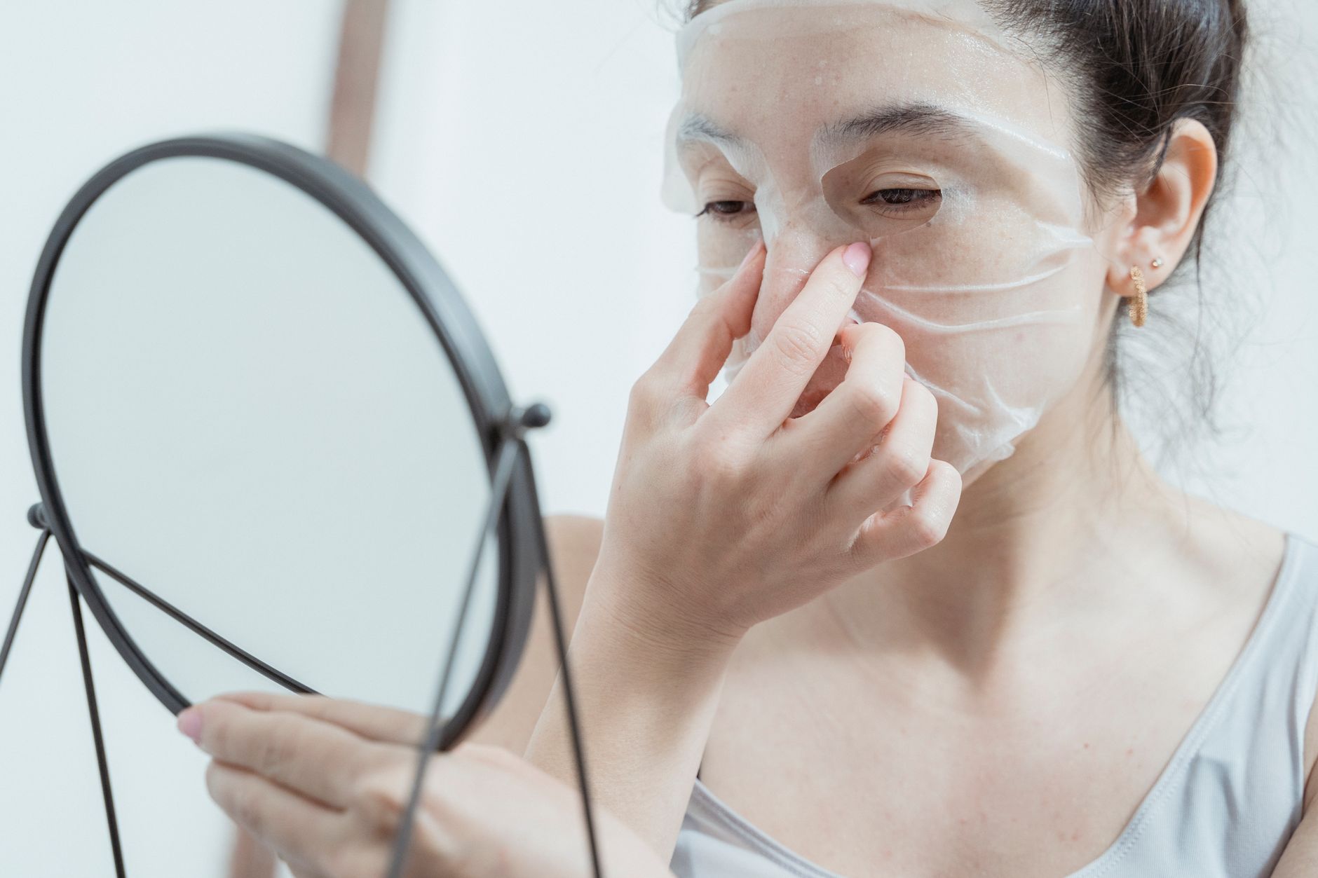 Moisturizer supporting a damaged skin barrier