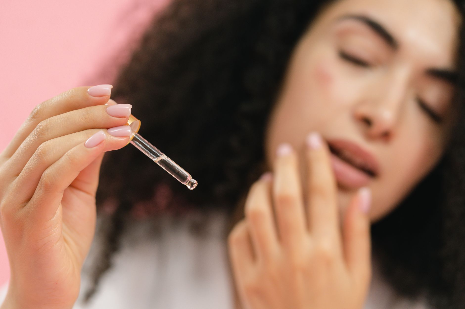 Introducing Vitamin C to a Retinol Routine: Is It Worth It?