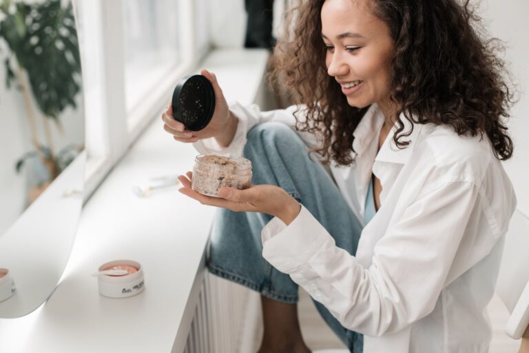 Dehydrated Skin vs Dry Skin: Which Is Better for Sensitive Skin?